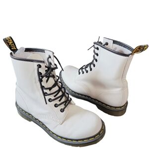 DR. MARTENS Smooth Leather Lace Up Boots White Sz 8 Whimsygoth Grunge Y2K Chunky